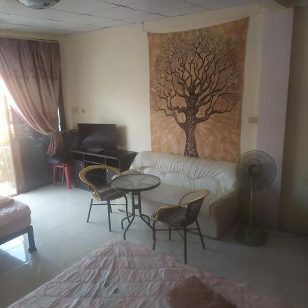Artem'S Guesthouse Jomtien Beach Dış mekan fotoğraf