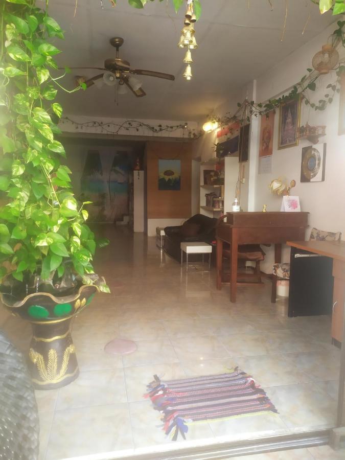 Artem'S Guesthouse Jomtien Beach Dış mekan fotoğraf