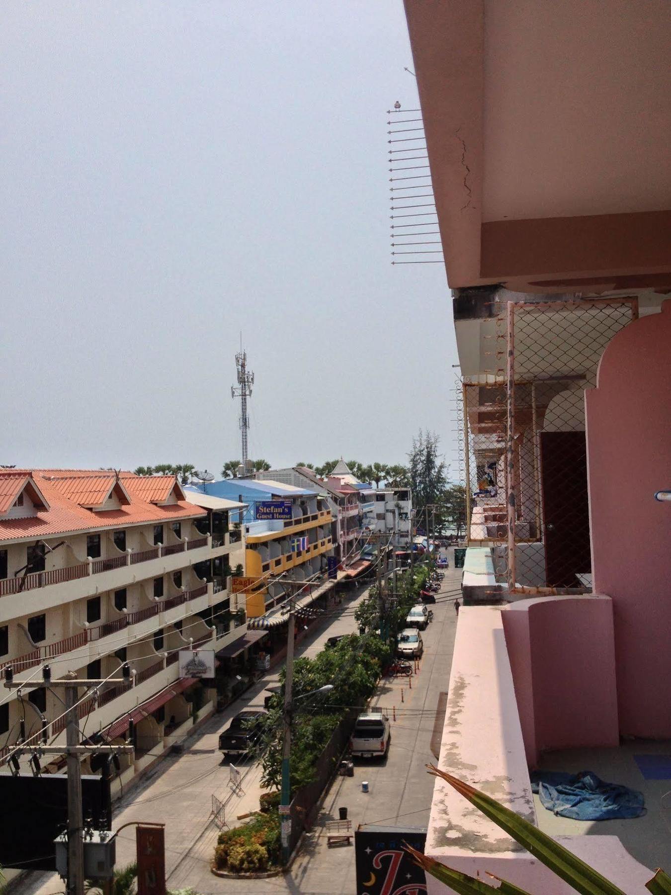 Artem'S Guesthouse Jomtien Beach Dış mekan fotoğraf