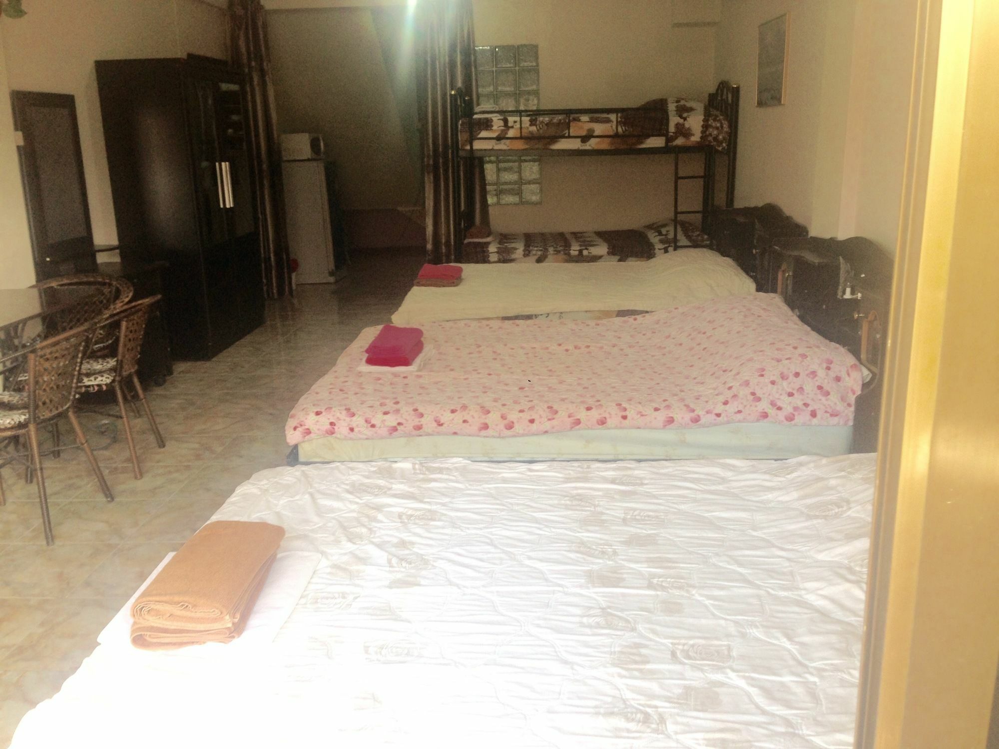 Artem'S Guesthouse Jomtien Beach Dış mekan fotoğraf