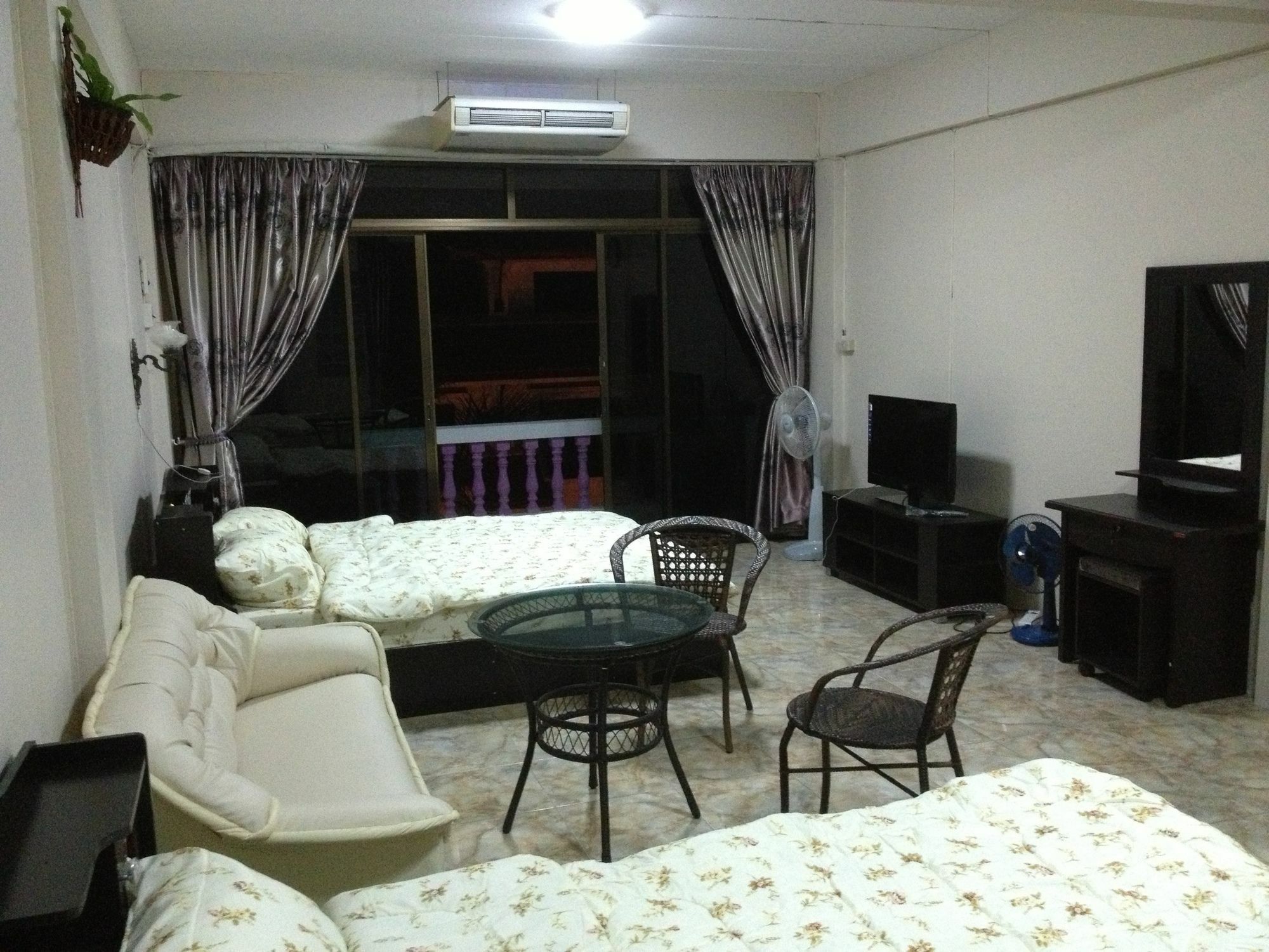 Artem'S Guesthouse Jomtien Beach Dış mekan fotoğraf